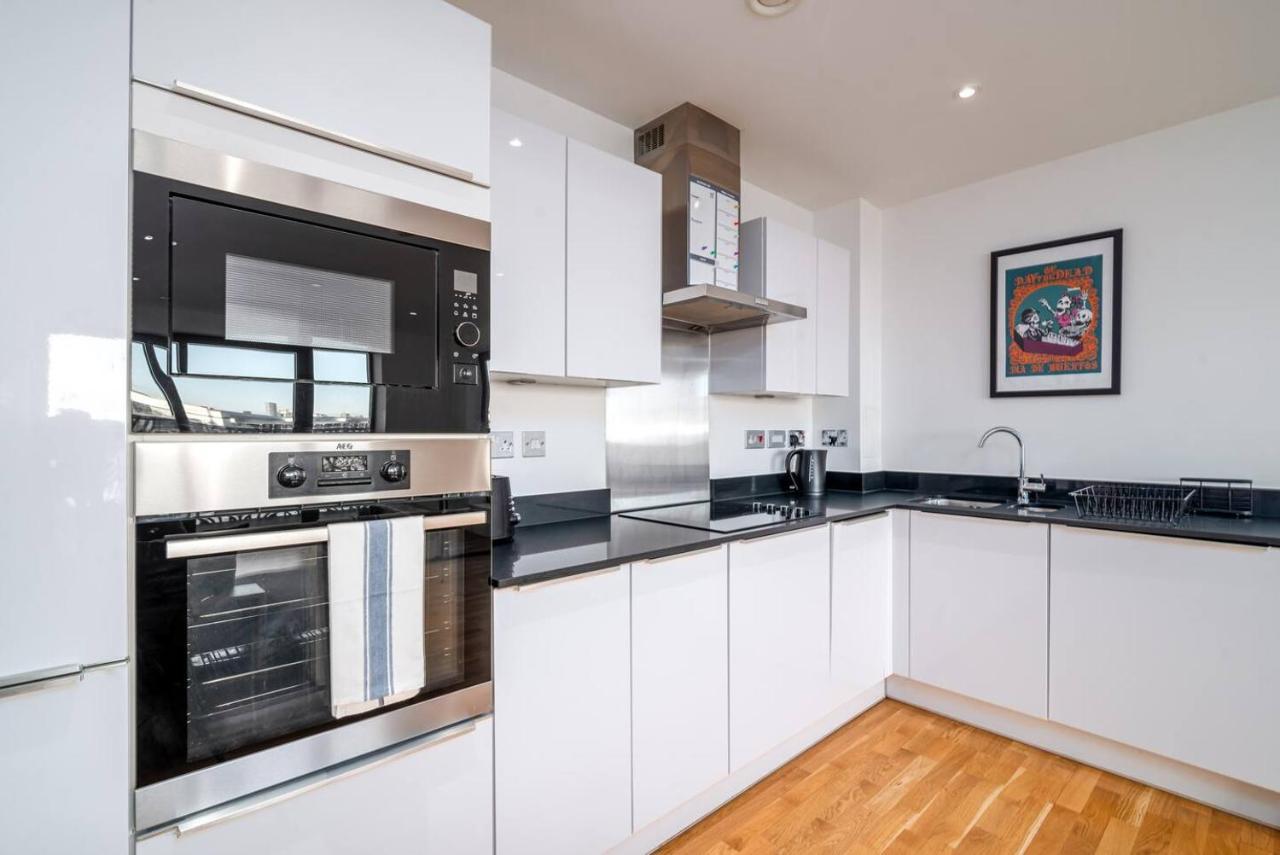 Stunning Riverside View Apartment, Near Canary Wharf & O2 伦敦 外观 照片