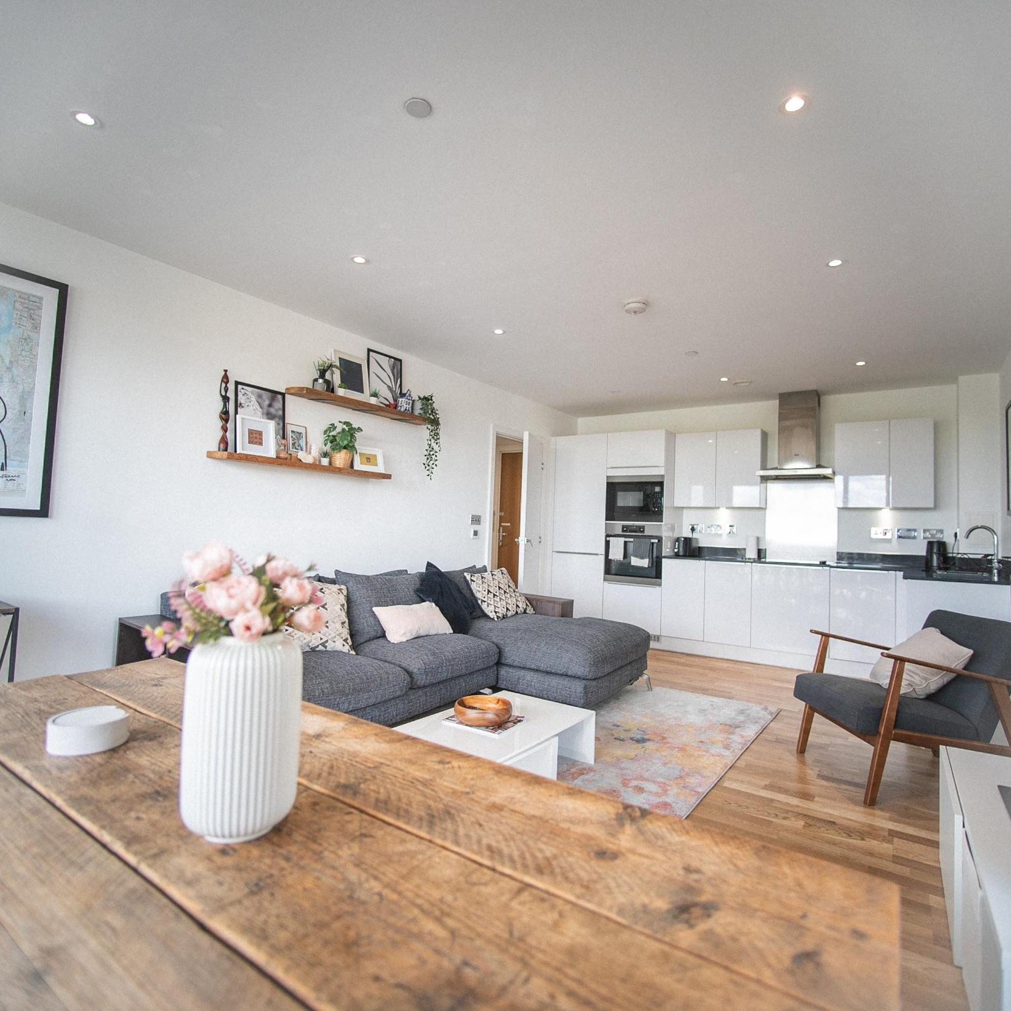 Stunning Riverside View Apartment, Near Canary Wharf & O2 伦敦 外观 照片