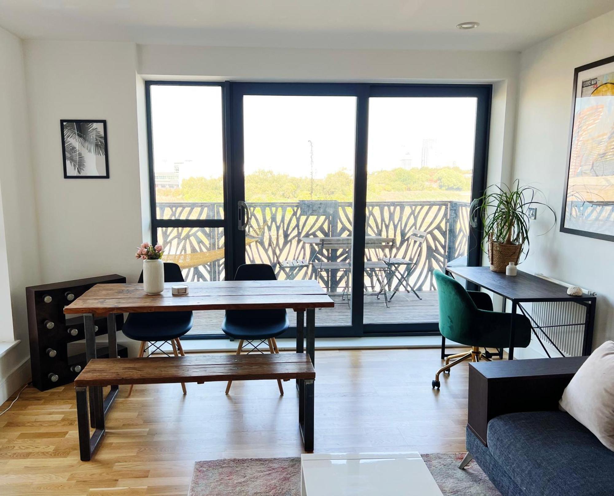 Stunning Riverside View Apartment, Near Canary Wharf & O2 伦敦 外观 照片